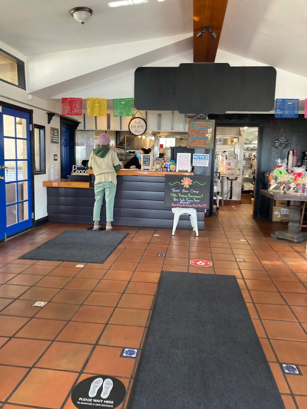 La Patrona Taqueria | restaurant | 500 CA-1 #246, Davenport, CA 95017, USA | 8312014533 OR +1 831-201-4533