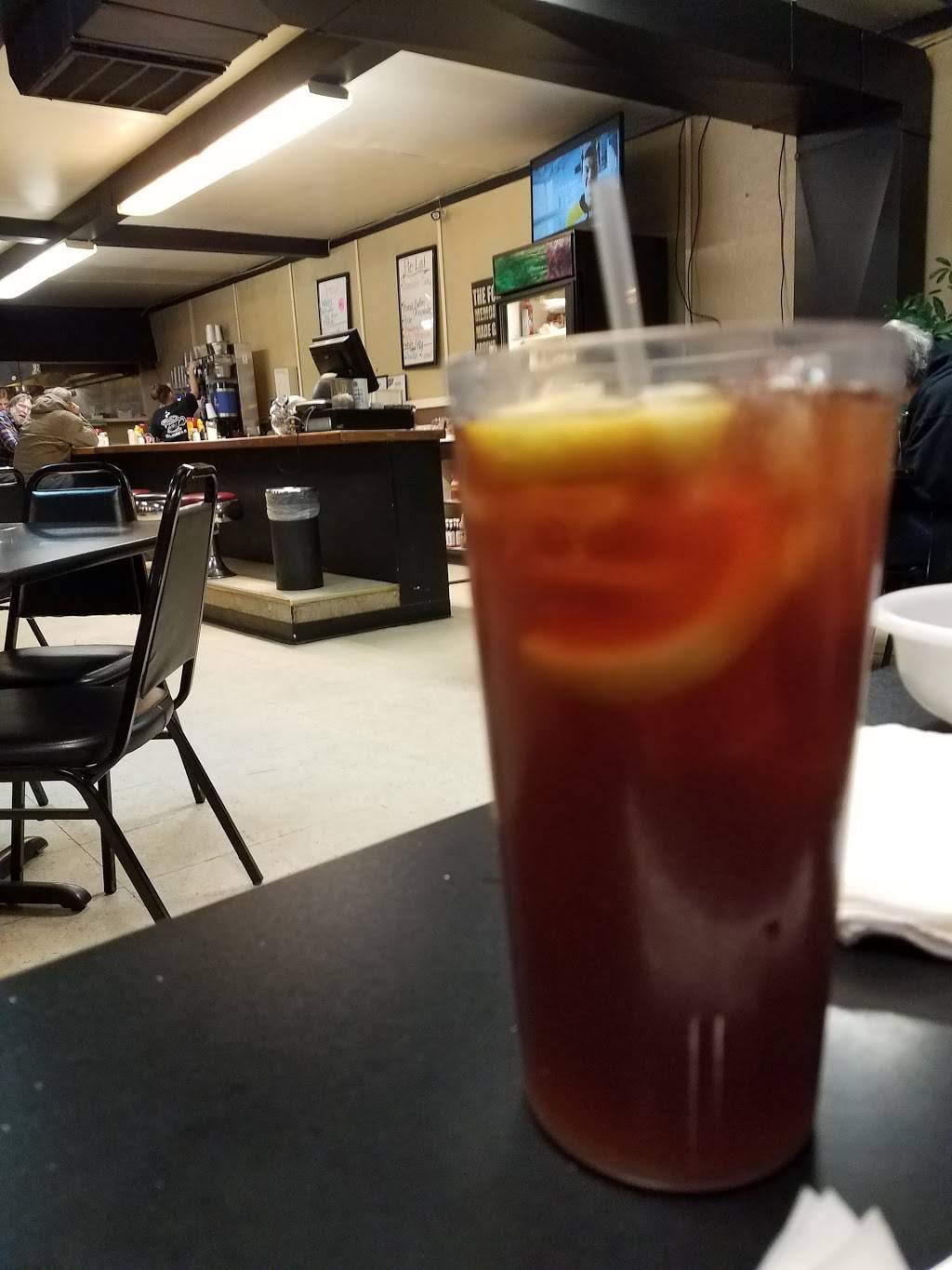 Slingers | restaurant | 4662 Gravois Rd, House Springs, MO 63051, USA | 6363753155 OR +1 636-375-3155