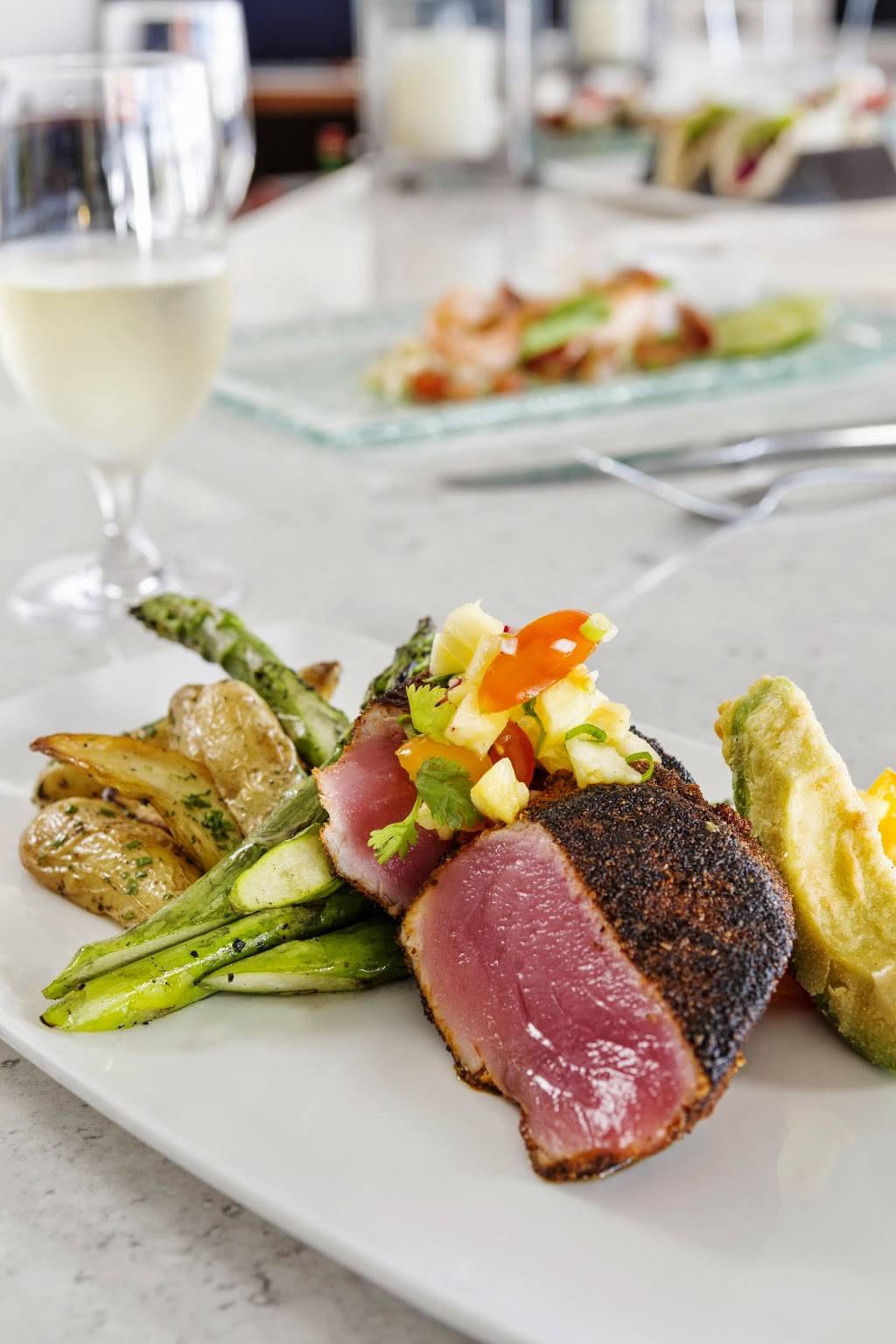 Latitudes at the Wentworth | restaurant | 588 Wentworth Rd, New Castle, NH 03854, USA | 6033736592 OR +1 603-373-6592