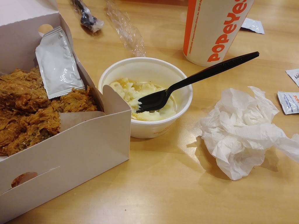 Popeyes Louisiana Kitchen | restaurant | 16420 Meridian E, Puyallup, WA 98375, USA | 2534350850 OR +1 253-435-0850