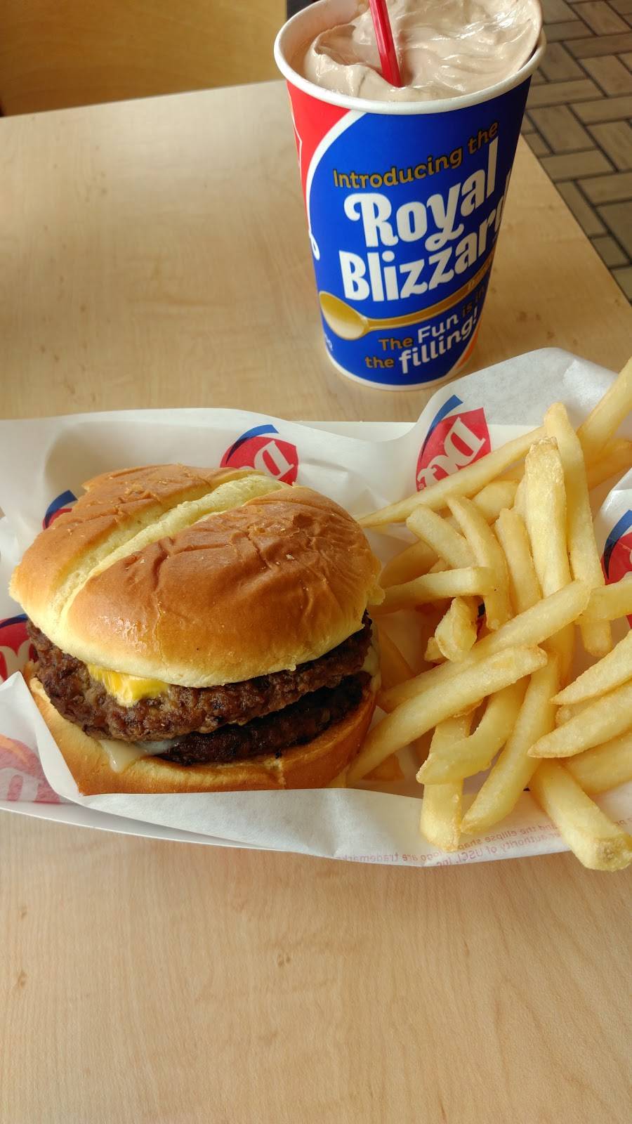 Dairy Queen Grill & Chill | restaurant | 213 E 10th St, Jeffersonville, IN 47130, USA | 8122808750 OR +1 812-280-8750