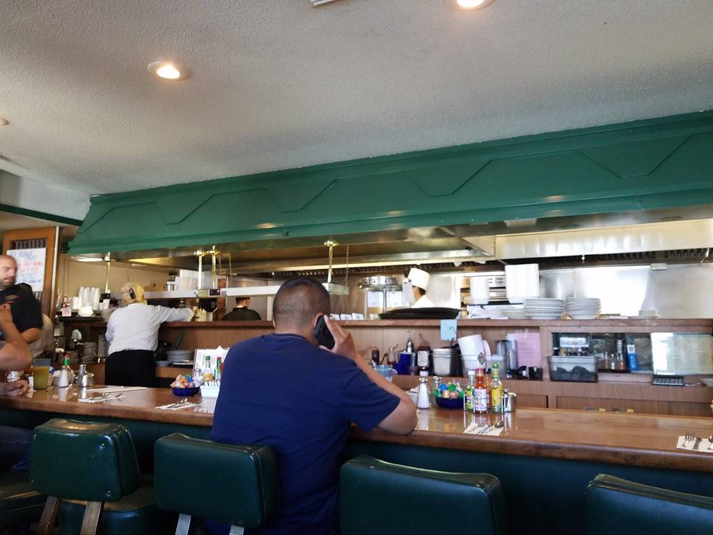 Peppertree Cafe | restaurant | 1020 E Rte 66, Glendora, CA 91740, USA | 6269149741 OR +1 626-914-9741