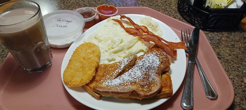 Thunderbird Dining Facility | restaurant | 1551 1st St SE, Albuquerque, NM 87116, USA | 5058468048 OR +1 505-846-8048