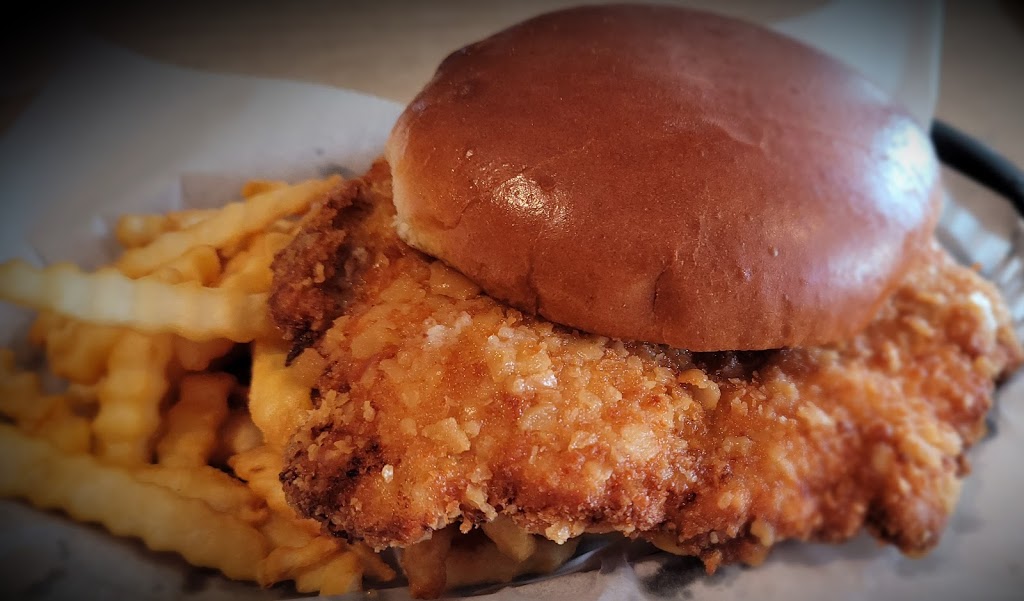 The Backstretch Bar & Grill | restaurant | 729 W Madison St, Pontiac, IL 61764, USA | 8158423304 OR +1 815-842-3304