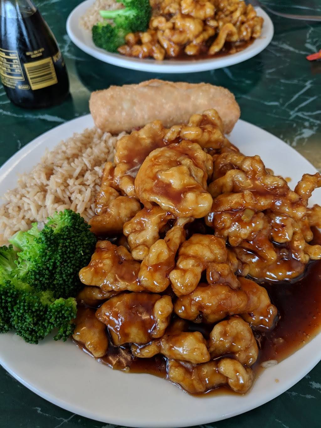 Main Moon | restaurant | 24 Utica St, Hamilton, NY 13346, USA | 3158241830 OR +1 315-824-1830