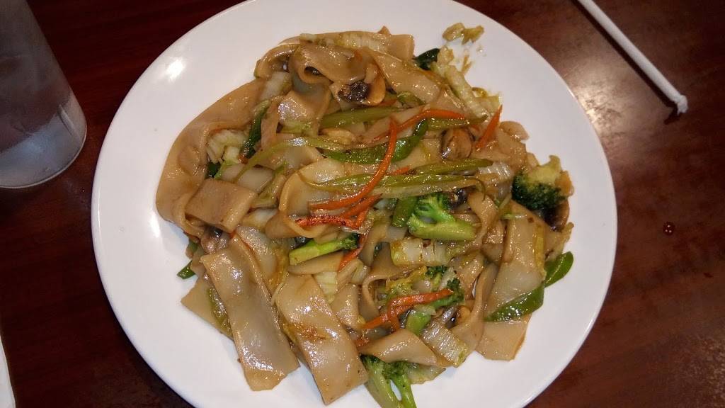 Asuka Japanese Steakhouse, Sushi & Noodles | restaurant | 2632 E 3rd St, Bloomington, IN 47401, USA | 8123338325 OR +1 812-333-8325