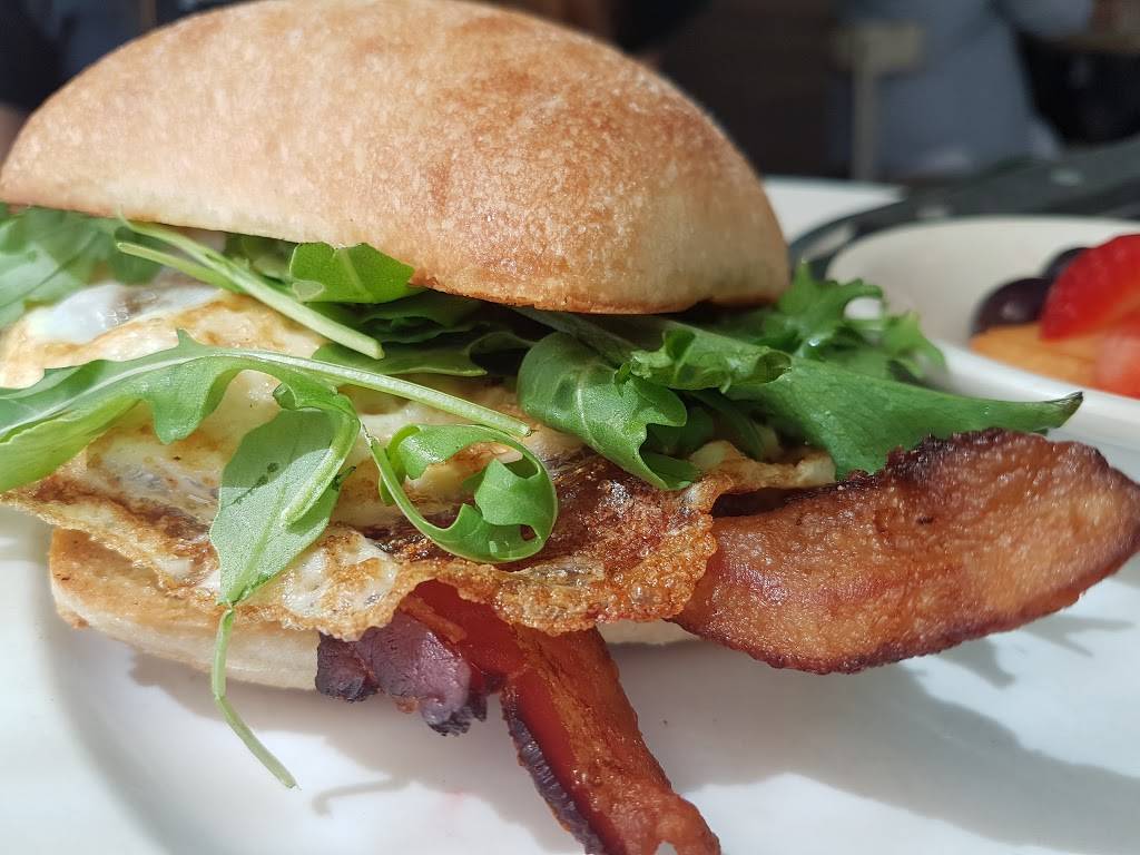 Blu Island Bistro | restaurant | 625 S Tamiami Trail, Venice, FL 34285, USA | 9414858200 OR +1 941-485-8200