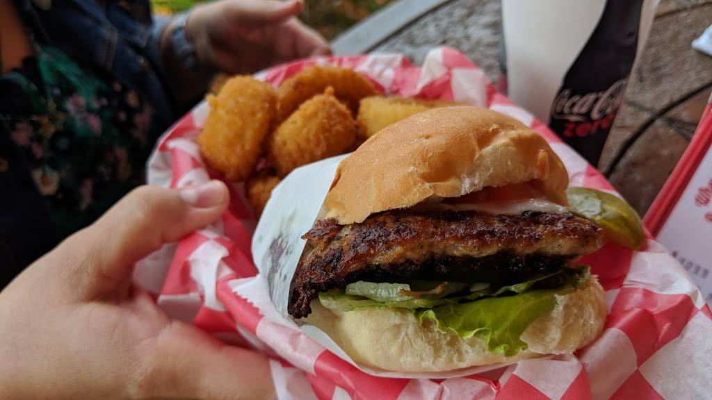 The Drive In Restaurant | restaurant | 572 Bench St, Taylors Falls, MN 55084, USA | 6514657831 OR +1 651-465-7831