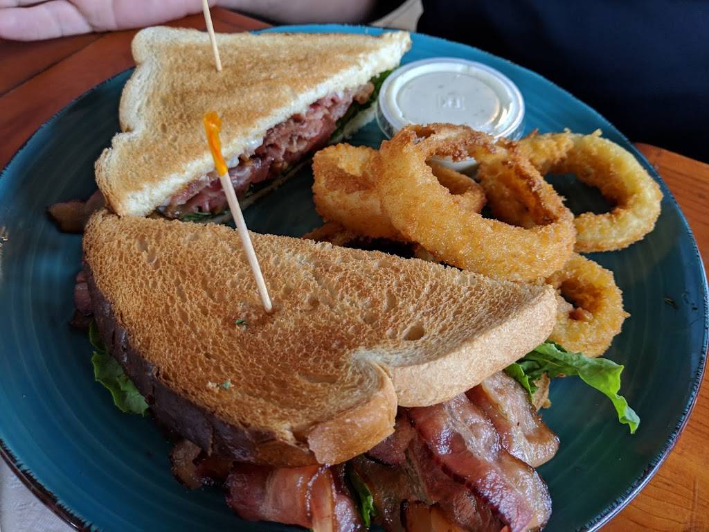 Charlie Horse Restaurant & Lounge | restaurant | 2426 E Silver Springs Blvd, Ocala, FL 34470, USA | 3526224050 OR +1 352-622-4050