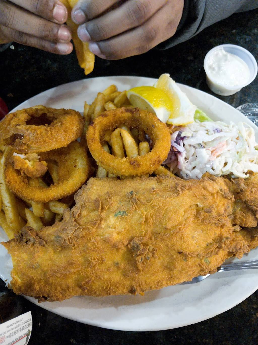 Mikes Pizza | restaurant | 9 Davis Square, Somerville, MA 02144, USA | 6176282379 OR +1 617-628-2379