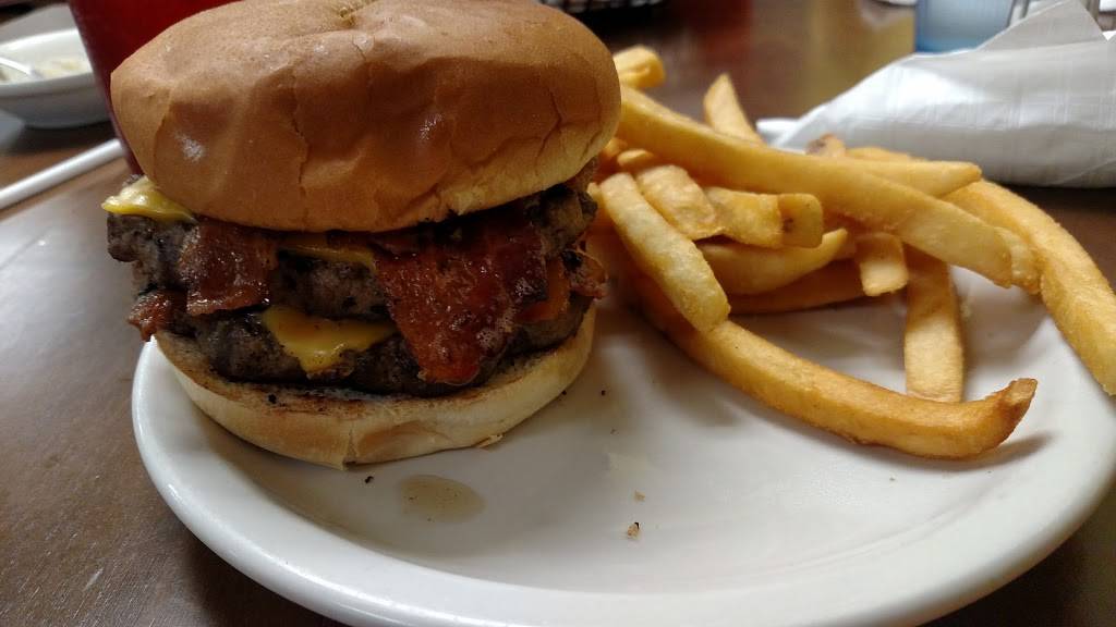 Kozy Corners Restaurant | restaurant | 501 W Oak St, Oak Harbor, OH 43449, USA | 4198982593 OR +1 419-898-2593