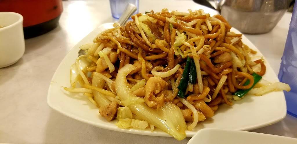 Holiday Villa | restaurant | 7007 S Land Park Dr, Sacramento, CA 95831, USA | 9163929630 OR +1 916-392-9630