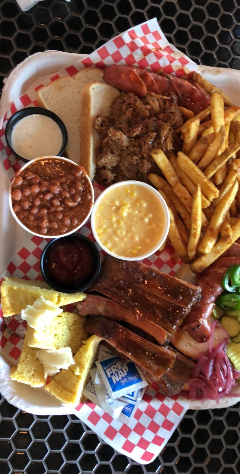 Ember BBQ | restaurant | 305 E 4th St #200, Santa Ana, CA 92701, USA | 7142040337 OR +1 714-204-0337