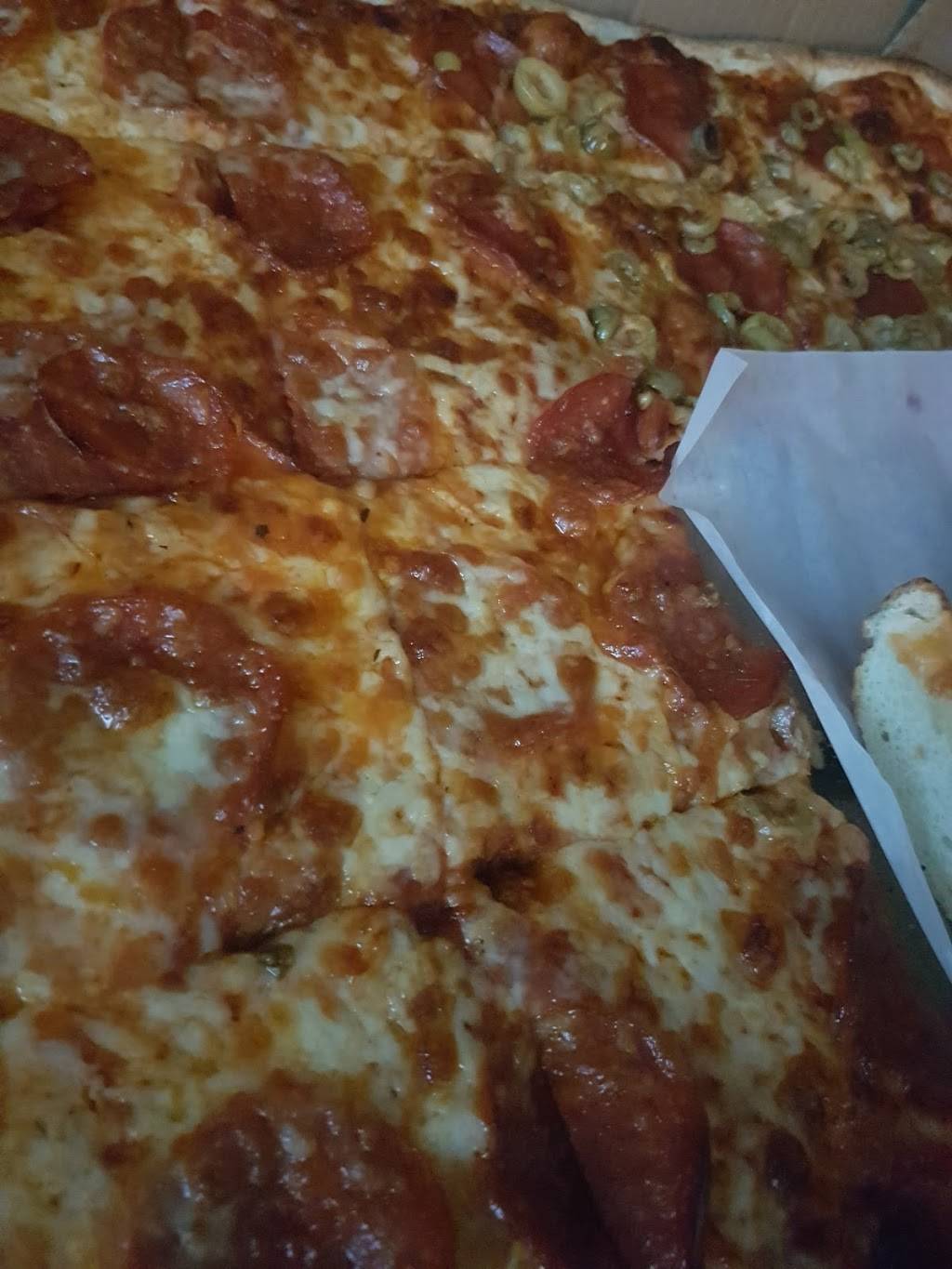 St. Catharines Pizza Company | restaurant | 224 Lakeport Rd, St. Catharines, ON L2N 4R5, Canada | 9059350808 OR +1 905-935-0808