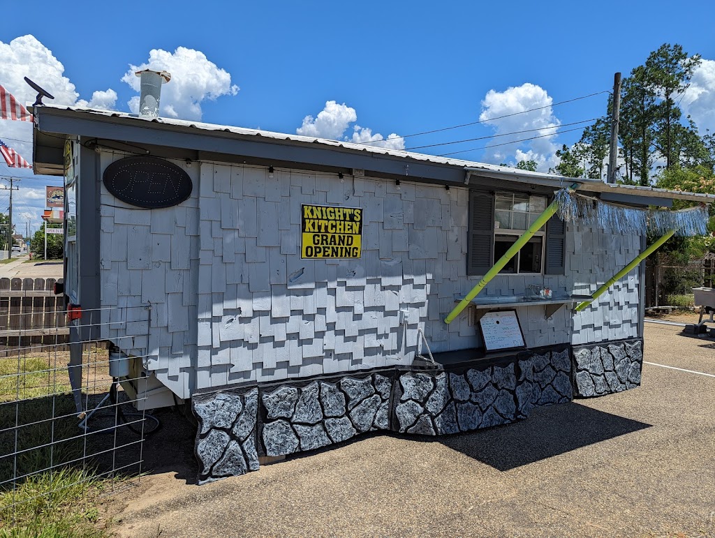 Knights Kitchen | restaurant | 20333 W Central Ave, Blountstown, FL 32424, USA | 8506932910 OR +1 850-693-2910