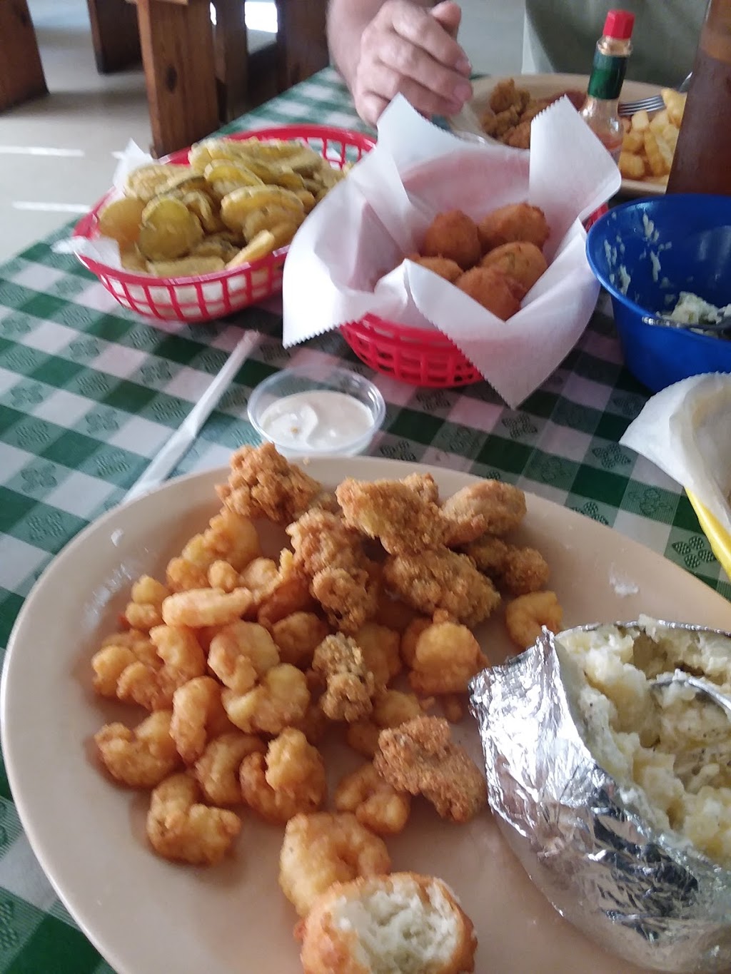 Okatibbee Creek Fish Camp | restaurant | 10121 Center Hill Martin Rd # A, Meridian, MS 39305, USA | 6017372051 OR +1 601-737-2051