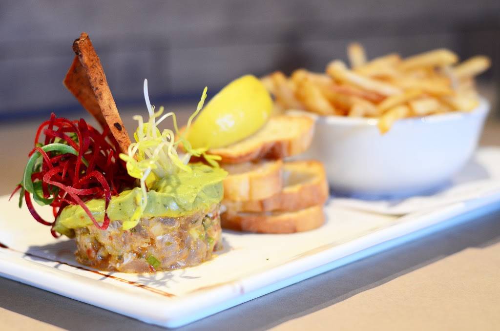 Villa Lucca | restaurant | 482 Boulevard Adolphe-Chapleau, Bois-des-Filion, QC J6Z 1J8, Canada | 4509515661 OR +1 450-951-5661