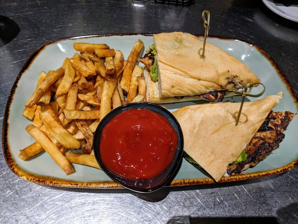 Knotty Deck & Bar | restaurant | 9721 Arboretum Blvd, Austin, TX 78759, USA | 5127956063 OR +1 512-795-6063