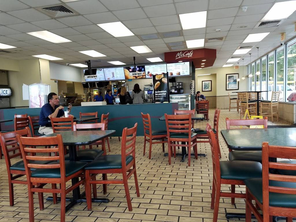 McDonalds | cafe | 2405 NW 87th Ave, Miami, FL 33126, USA | 3054681822 OR +1 305-468-1822