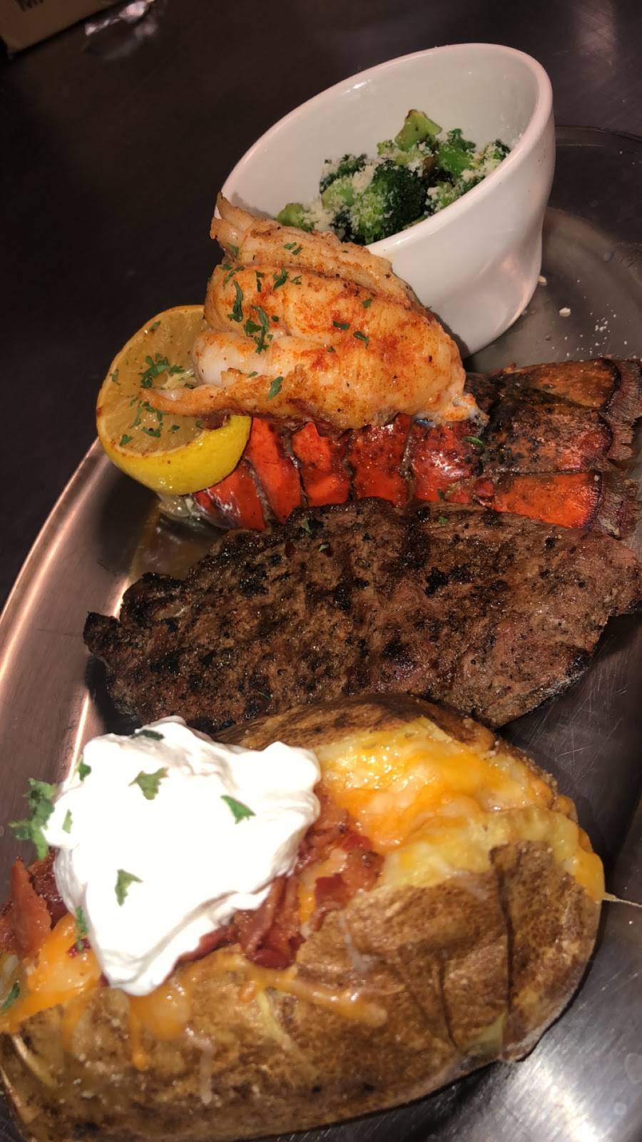 The Upgrade Food and Spirits | restaurant | 2640 W Laskey Rd, Toledo, OH 43613, USA | 4194743971 OR +1 419-474-3971