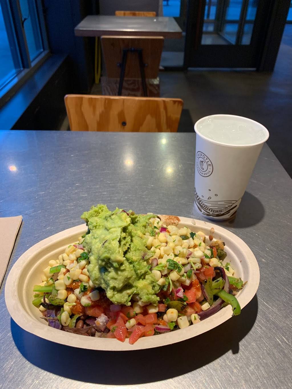 Chipotle Mexican Grill | restaurant | 1317 Q St Suite 100, Lincoln, NE 68508, USA | 4024741133 OR +1 402-474-1133
