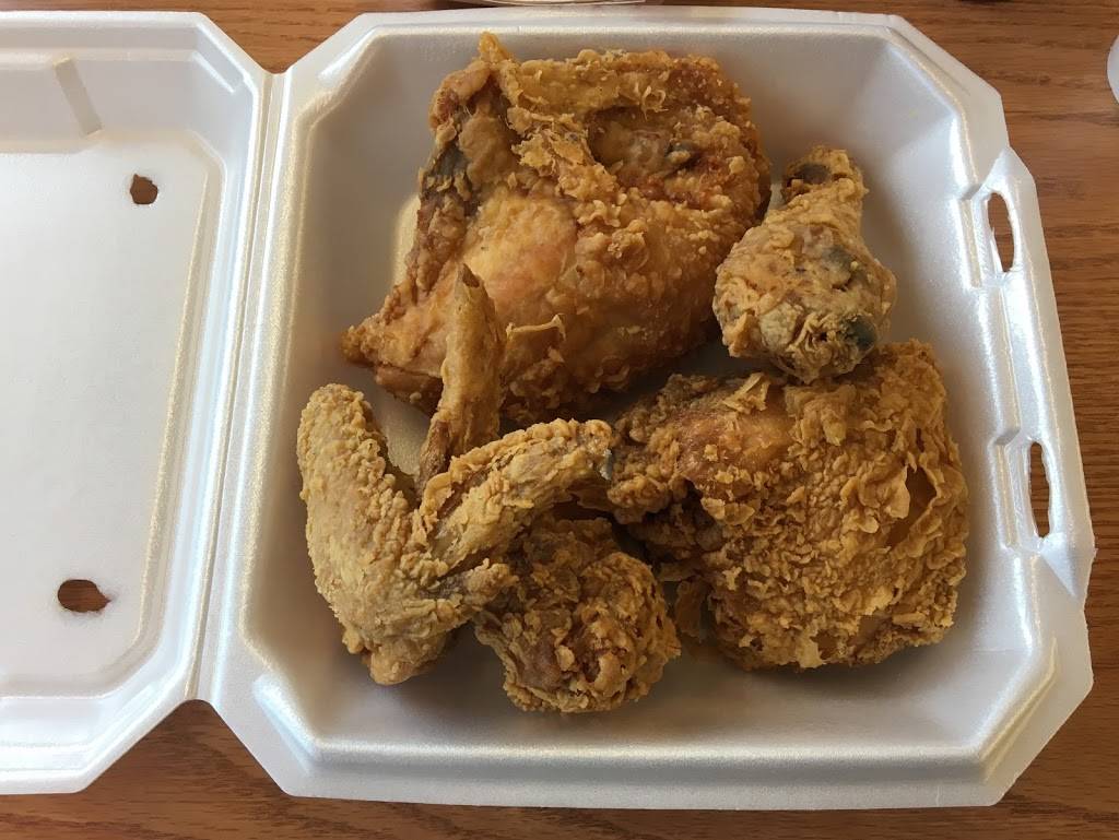 Krispys Fried Chicken and Seafood | restaurant | 3009 S Hillside Ave, Wichita, KS 67216, USA | 3167657574 OR +1 316-765-7574