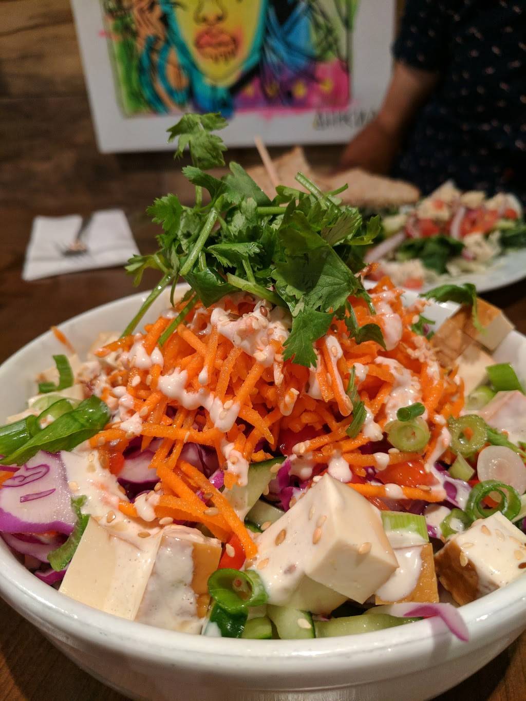 Carrots N Dates | restaurant | 2090 Wyandotte St E, Windsor, ON N8Y 5B2, Canada | 5199625115 OR +1 519-962-5115