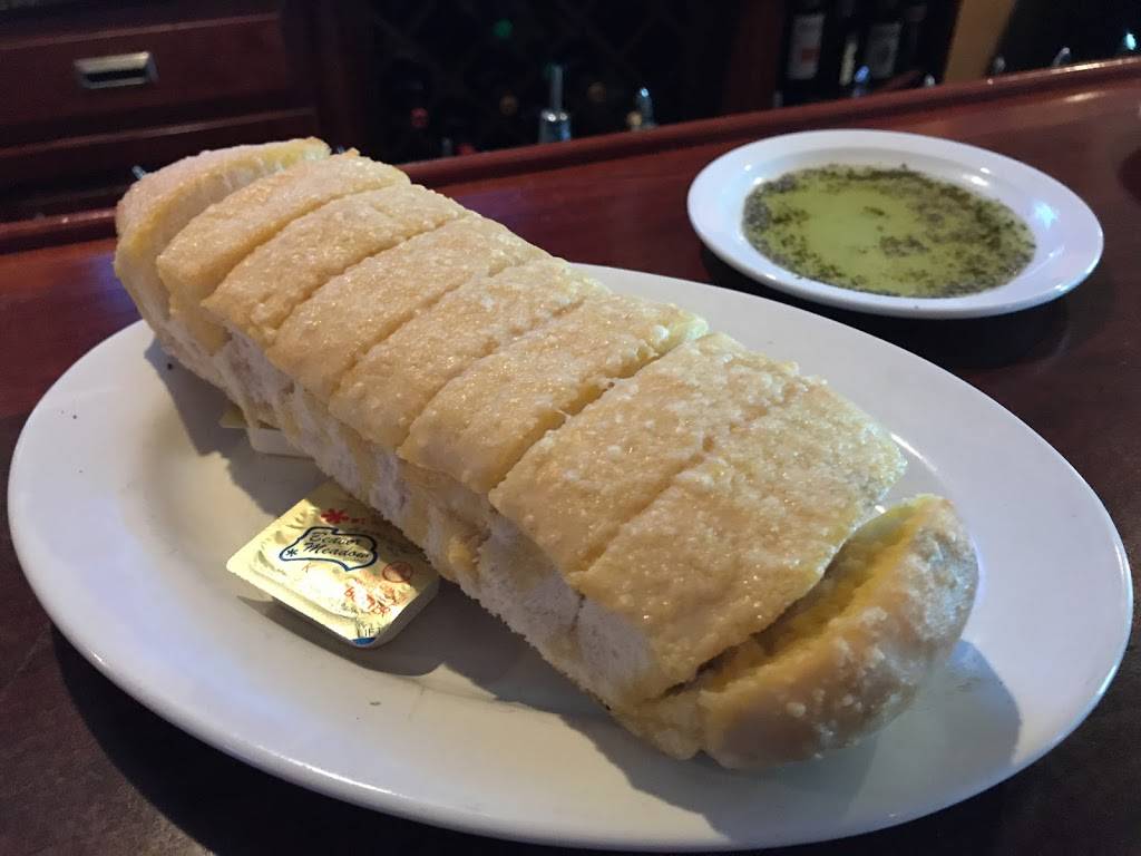 Gallos Italian Villa | restaurant | 2420 Wilmington Rd, New Castle, PA 16105, USA | 7246569280 OR +1 724-656-9280