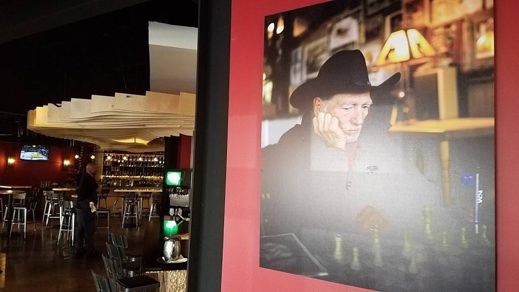 Hideaway Kitchen & Bar | restaurant | 4323 S IH 35 Frontage Rd, Austin, TX 78744, USA | 5125273007 OR +1 512-527-3007