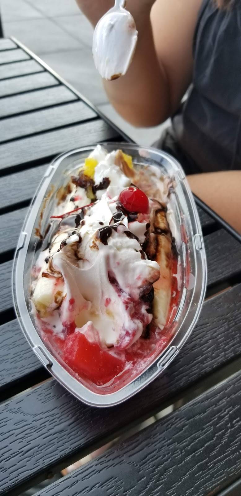 Chillburger | restaurant | 1225 Veterans Pkwy #400, Clarksville, IN 47129, USA | 8127259157 OR +1 812-725-9157