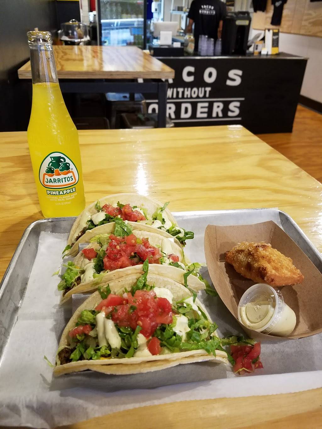 Revolution Taco | restaurant | 2015 Walnut St, Philadelphia, PA 19103, USA | 2676395681 OR +1 267-639-5681