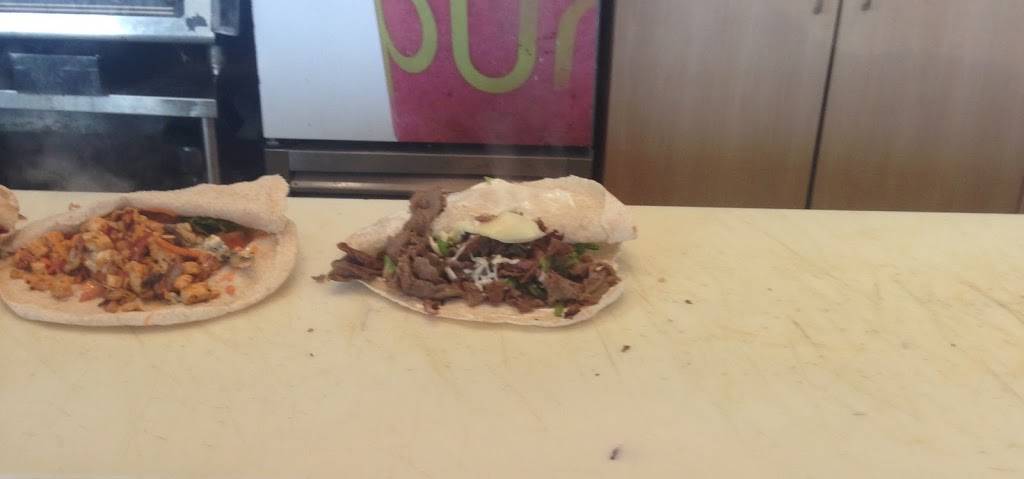 Extreme Pita | restaurant | 6301 Silver Dart Dr, Mississauga, ON L5P 1B2, Canada | 4167769761 OR +1 416-776-9761