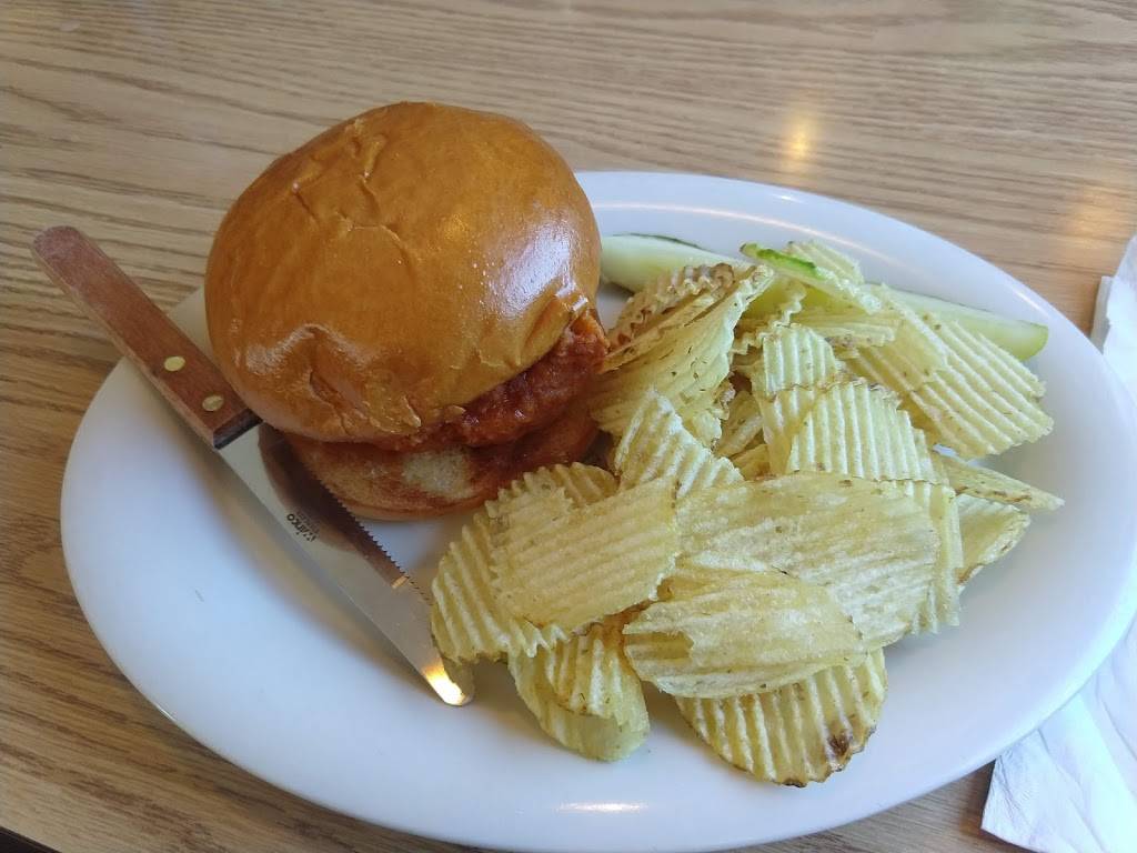 Warrens Waterfront Restaurant | restaurant | 96 Main St, Bucksport, ME 04416, USA | 2074691600 OR +1 207-469-1600