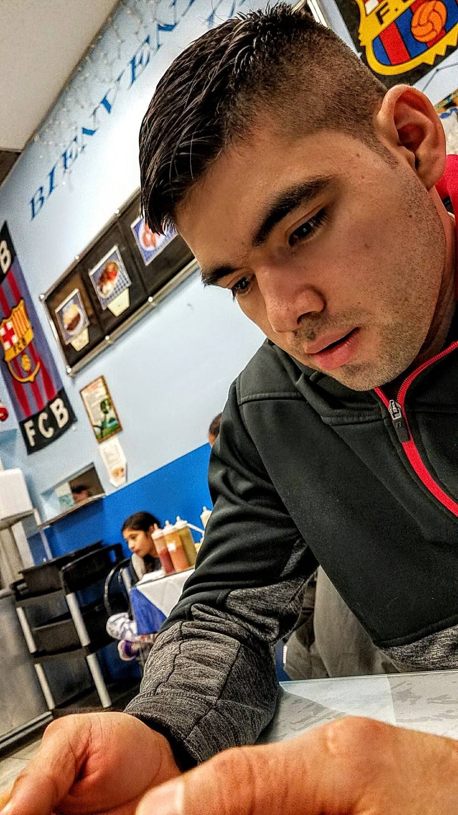 Deli Salvadoreño | restaurant | 68 W Palisade Ave, Englewood, NJ 07631, USA | 2015419113 OR +1 201-541-9113