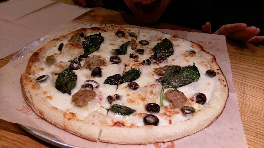 Blaze Pizza | meal takeaway | 2348 Citadel Way #101, Melbourne, FL 32940, USA | 3212488586 OR +1 321-248-8586