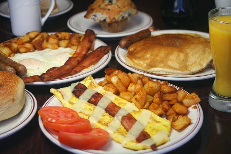 Deli King Restaurant | meal takeaway | 885 Main St, Tewksbury, MA 01876, USA | 9788583855 OR +1 978-858-3855