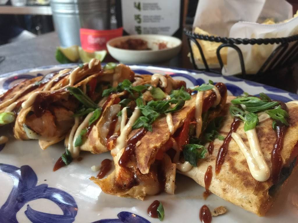 Chevys Fresh Mex | restaurant | 1201 S Hayes St Lbby 1, Arlington, VA 22202, USA | 7034138700 OR +1 703-413-8700