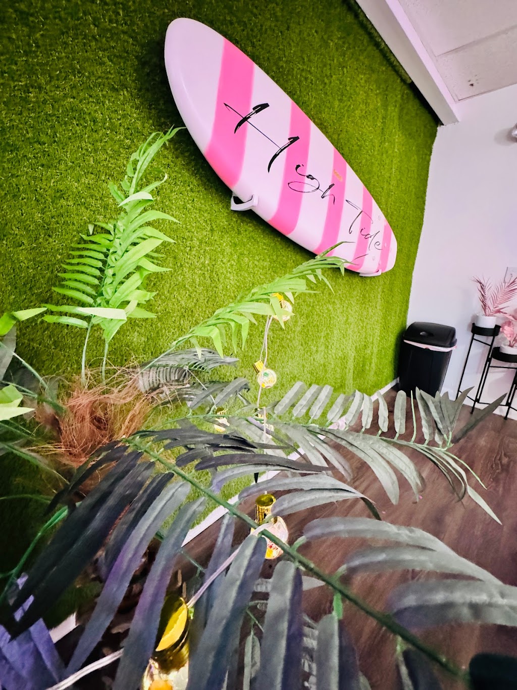 High Tide Daiquiris & Mimosas Orange Beach | restaurant | 24823 Commercial Ave, Orange Beach, AL 36561, USA | 2513245524 OR +1 251-324-5524