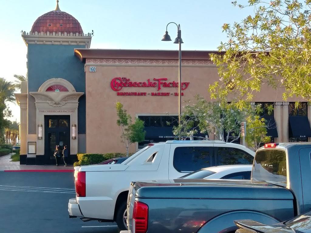 The Cheesecake Factory | restaurant | 160 S Green Valley Pkwy, Henderson, NV 89052, USA | 7022076372 OR +1 702-207-6372