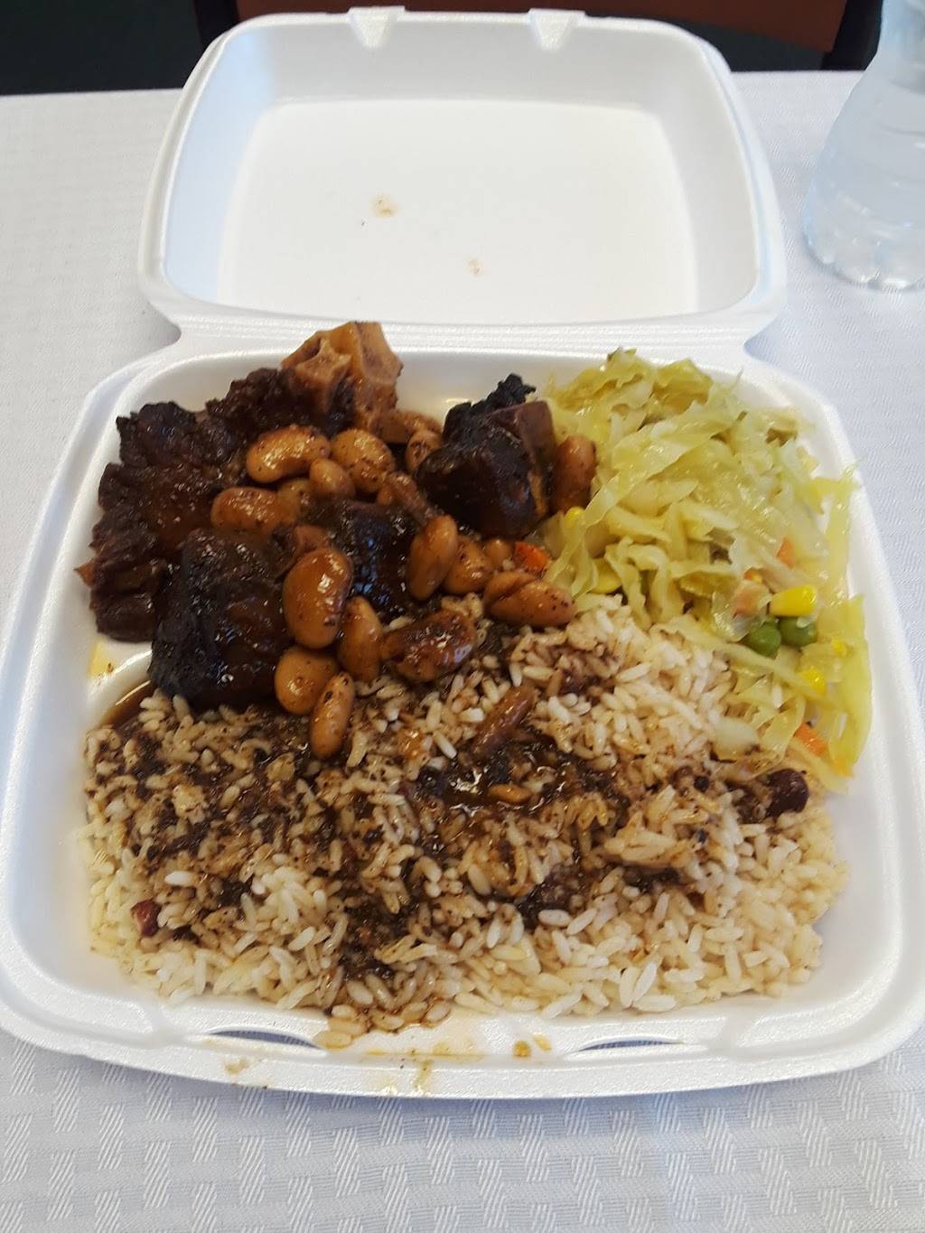 Jamaica Finga Licking Kitchen | restaurant | 24 S Springfield Rd, Clifton Heights, PA 19018, USA | 6106222741 OR +1 610-622-2741