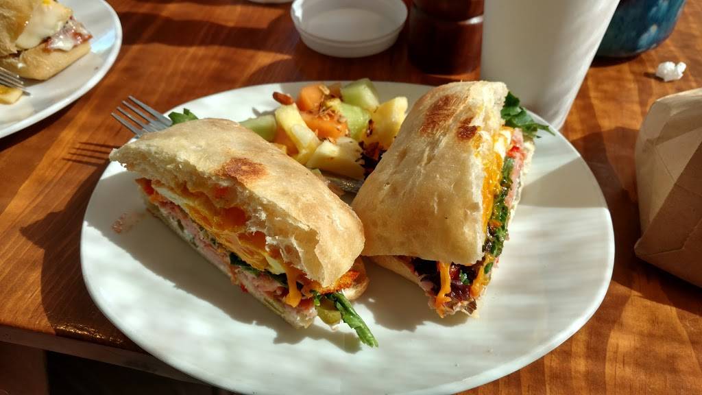 Blue Horse Beach Cafe | cafe | 4113 Main St, Fish Creek, WI 54212, USA | 9208681471 OR +1 920-868-1471