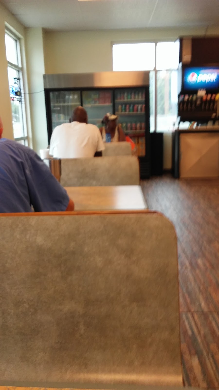 L & L Fresh Seafood | restaurant | 1611 N Pace Blvd, Pensacola, FL 32505, USA | 8504320234 OR +1 850-432-0234