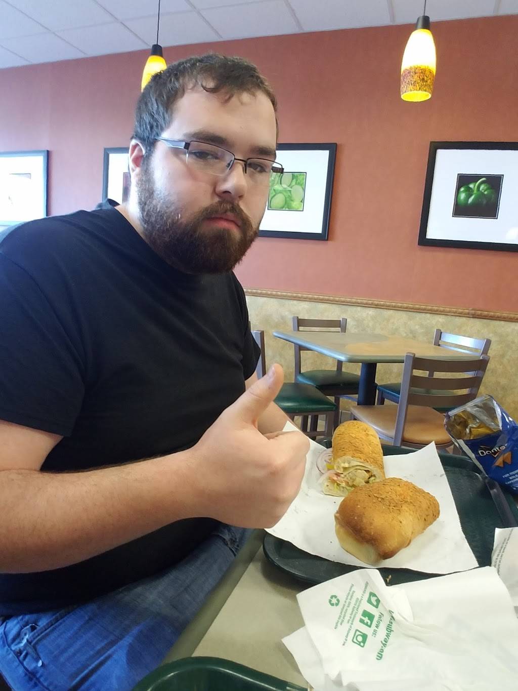 Subway | restaurant | 412 Court House Dr, Burkesville, KY 42717, USA | 2708641557 OR +1 270-864-1557