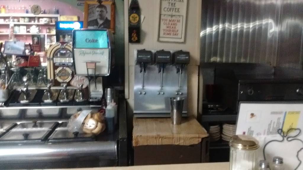 Rentschlers Ice Cream | restaurant | 27 W Main St, Ringtown, PA 17967, USA | 5708893938 OR +1 570-889-3938