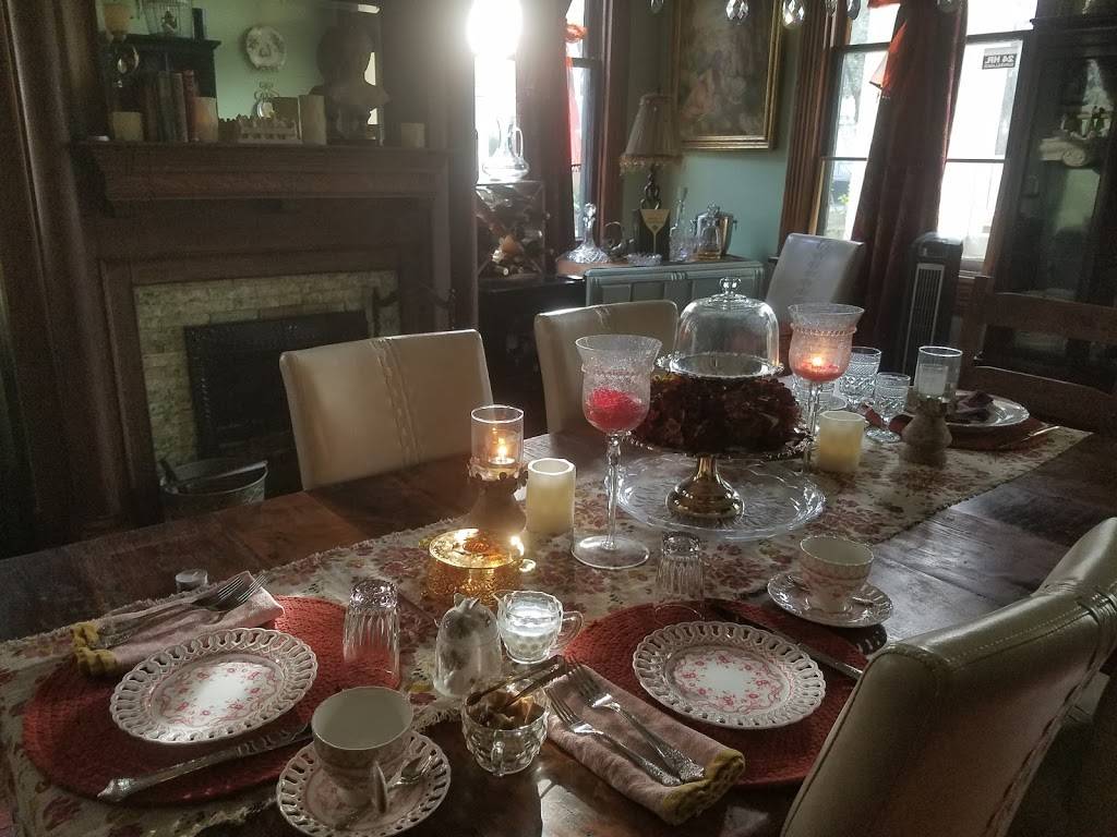 La Petite Abeilles Teahouse | restaurant | 2425 Barnard St, Savannah, GA 31401, USA | 9129214509 OR +1 912-921-4509