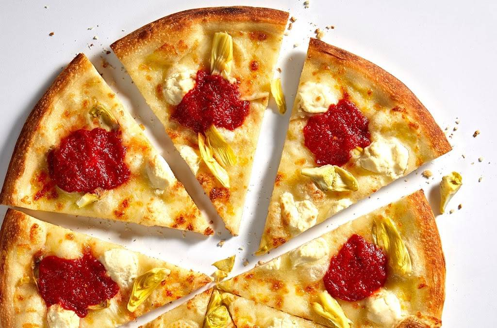 Blaze Pizza | meal takeaway | 2410 W Memorial Rd, Oklahoma City, OK 73134, USA | 4052561362 OR +1 405-256-1362