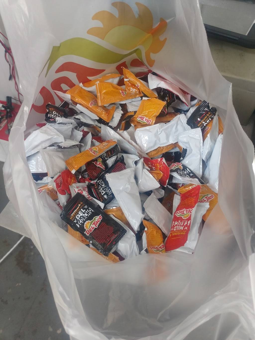 Del Taco | meal takeaway | 17292 Main St, Hesperia, CA 92345, USA | 7602448262 OR +1 760-244-8262