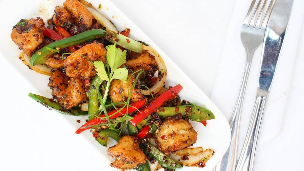 Hakka Chilli | meal takeaway | 4559 Hurontario St #12A, Mississauga, ON L4Z 3L9, Canada | 9057124370 OR +1 905-712-4370