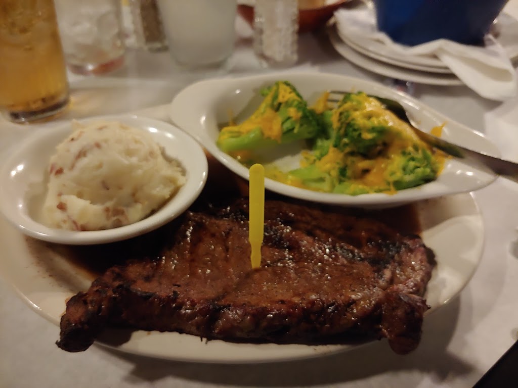 Coach-n-Four Steakhouse | restaurant | 7445 Pine Forest Rd, Pensacola, FL 32526, USA | 8509441600 OR +1 850-944-1600