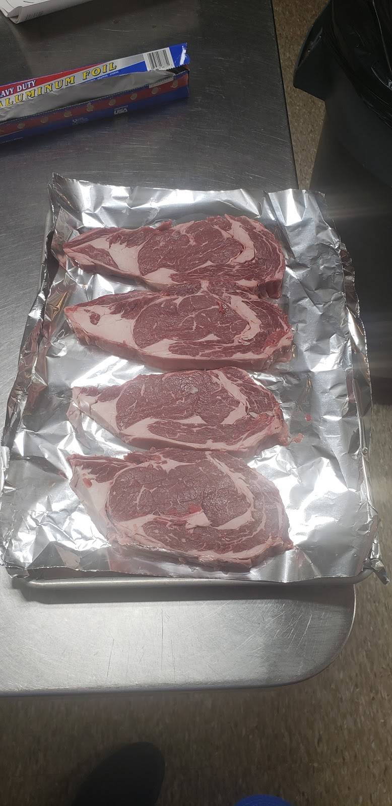 Kellnersville Bar & Banquet | restaurant | 1233 Main St, Kellnersville, WI 54215, USA | 9207961033 OR +1 920-796-1033